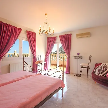 Canuta 0209 Villa Calp